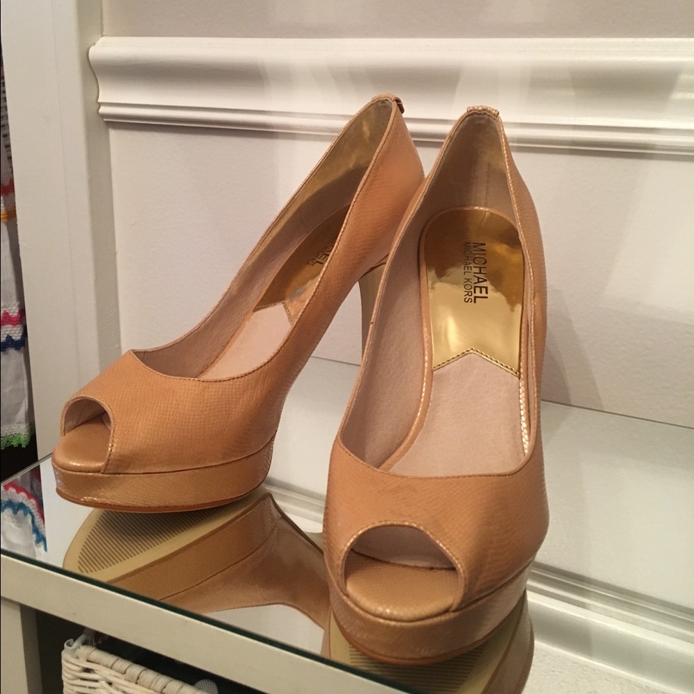 Michael Kors nude peep toe heels GUC size 9.5